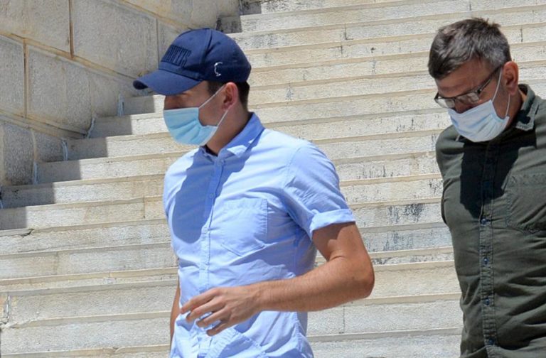 FUTEBOLISTA HARRY MAGUIRE FOI LIBERTADO E VAI SER JULGADO NA TERÇA-FEIRA