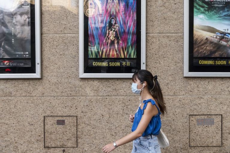 COVID-19: HONG KONG ALIVIA MEDIDAS DE DISTANCIAMENTO SOCIAL APÓS REDUÇÃO DE CASOS