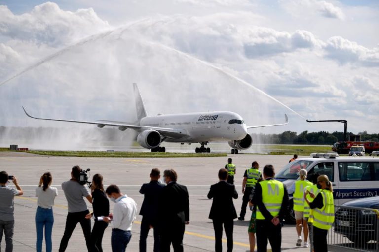 CAMPEÃO EUROPEU BAYERN SEM ADEPTOS NA CHEGADA A MUNIQUE