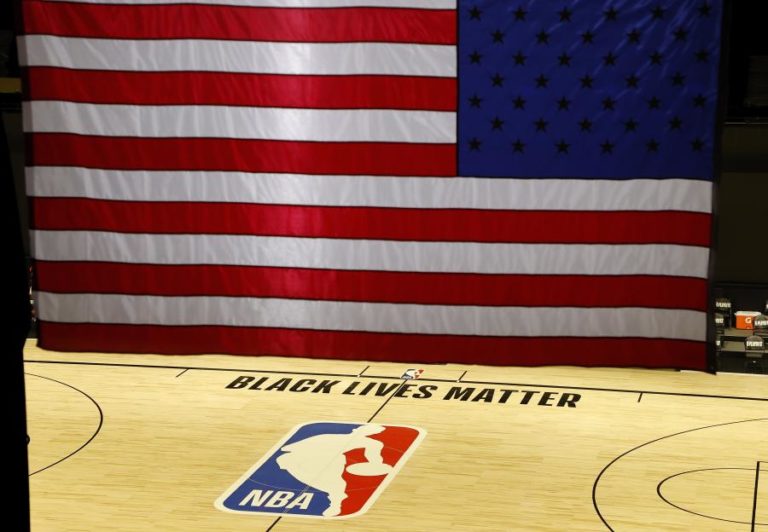 NBA ADIA MAIS TRÊS JOGOS APÓS PROTESTOS POR BLAKE, TRUMP CRITICA ORGANIZAÇÃO