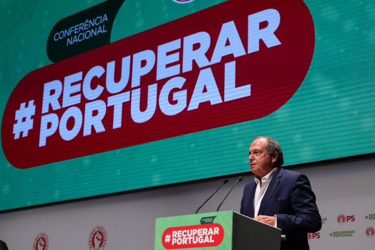 PORTUGUESES JULGARÃO COM SEVERIDADE QUEM VIRAR AS COSTAS — CARLOS CÉSAR