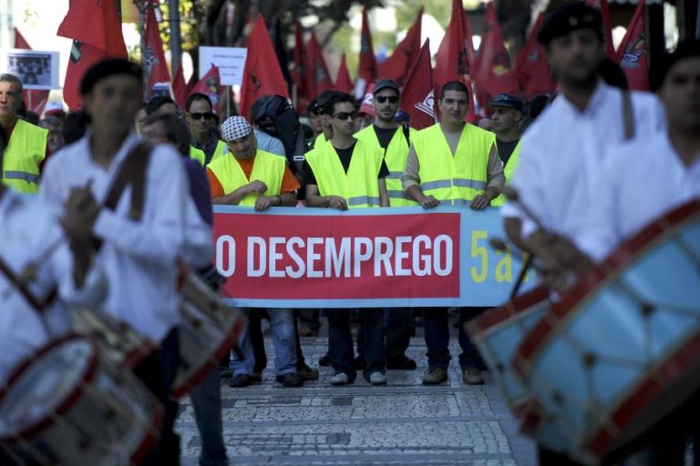 TAXA DE DESEMPREGO SOBE PARA 7,9% NA ZONA EURO E 7,2% NA UE EM JULHO