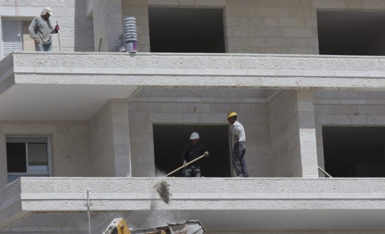 EDIFÍCIOS LICENCIADOS DIMINUEM 14,7% E OBRAS CONCLUÍDAS CAEM 2,8% NO 2.º TRIMESTRE – INE