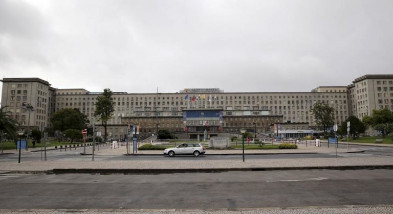 COVID-19: SANTA MARIA E PULIDO VALENTE REALIZARAM CEM MIL CONSULTAS EM JULHO E AGOSTO