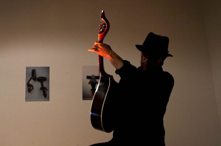 MÚSICOS FAZEM ‘WORKSHOPS’ DE GUITARRA PORTUGUESA E VIOLA NA DEFESA DA LINGUAGEM FADISTA