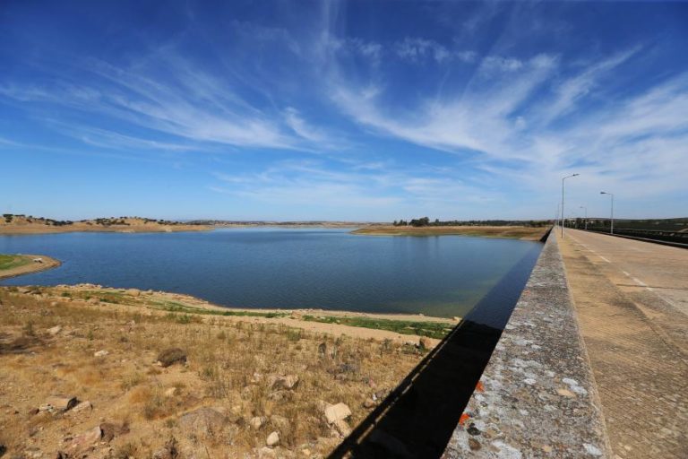 DEZOITO ALBUFEIRAS COM MENOS DE 40% DE ÁGUA NO FINAL DE AGOSTO