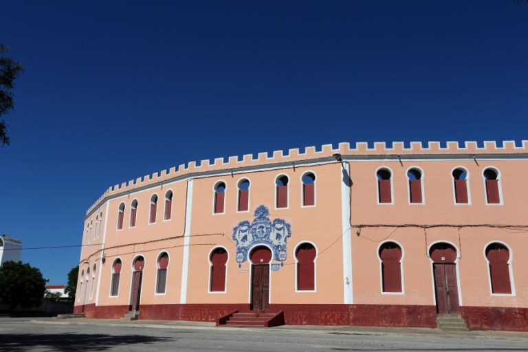 DOZE FORCADOS FERIDOS NUMA CORRIDA DE TOUROS EM REGUENGOS DE MONSARAZ