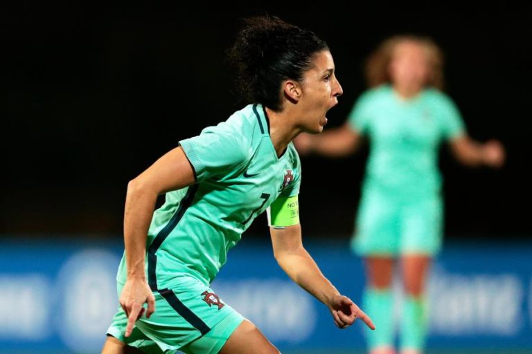 CAPITÃ CLÁUDIA NETO DISPENSADA DA SELEÇÃO FEMININA DE FUTEBOL DEVIDO A LESÃO