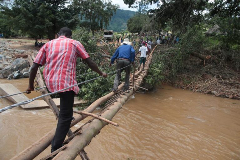COVID-19: RETOMADO PAGAMENTO DE SUBSÍDIOS EM MOÇAMBIQUE ÀS VÍTIMAS DE CICLONE NA BEIRA