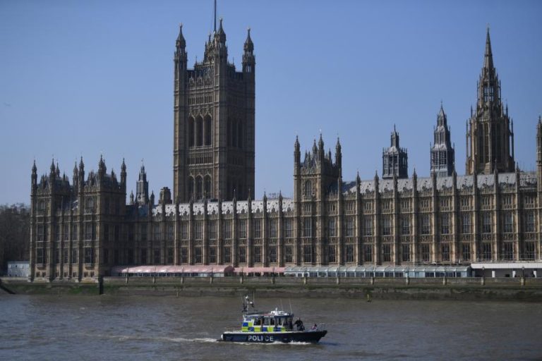 BREXIT: DEPUTADOS BRITÂNICOS APROVAM PROPOSTA DE LEI CONTROVERSA