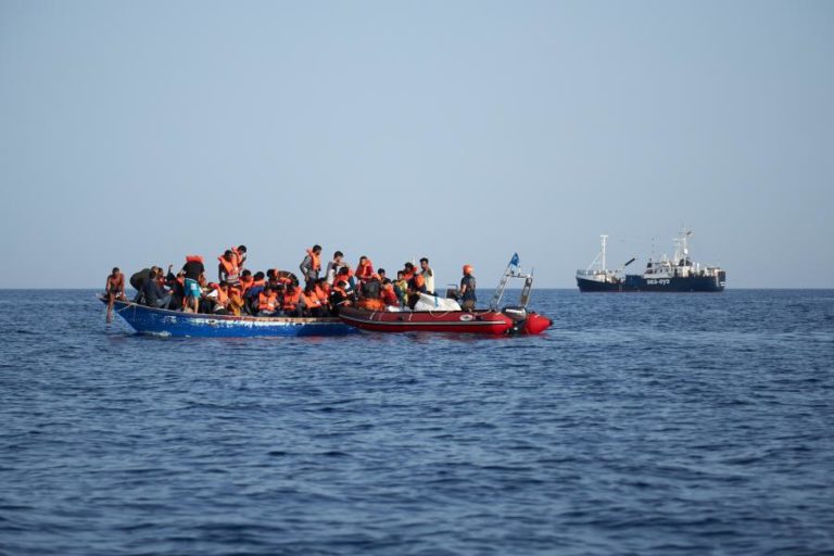 MAIS DE 100 MIGRANTES SOCORRIDOS NO MEDITERRÂNEO