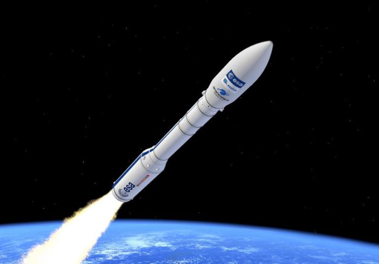 FOGUETÃO EUROPEU VEGA LANÇADO COM SUCESSO