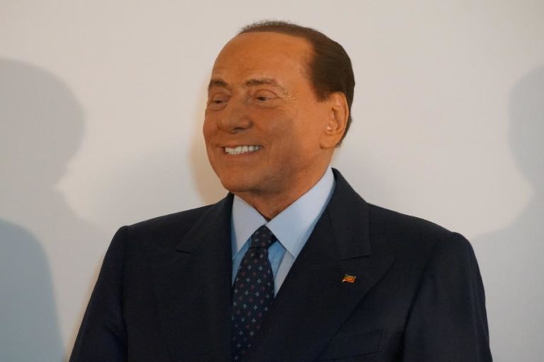 COVID-19: BERLUSCONI INTERNADO HOJE NUM HOSPITAL EM MILÃO