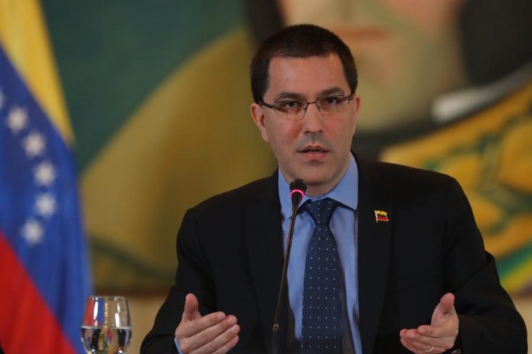 VENEZUELA: PETROLEIRO IRANIANO CHEGOU AO PAÍS CONTORNANDO SANÇÕES IMPOSTAS PELOS EUA