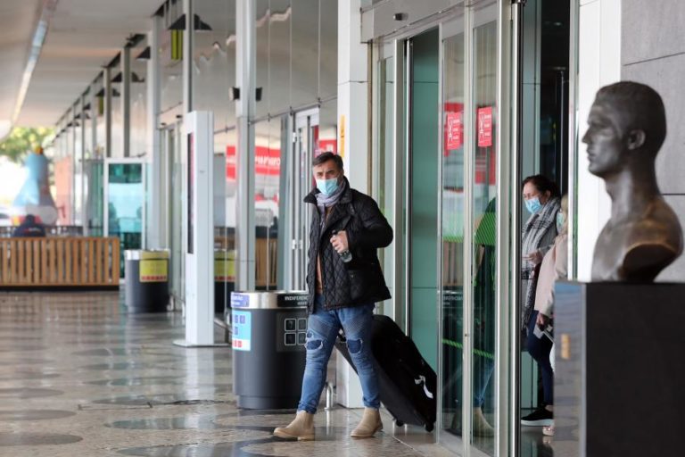 COVID-19: MOVIMENTO DE PASSAGEIROS NOS AEROPORTOS DA MADEIRA COM QUEBRA DE 61,7%
