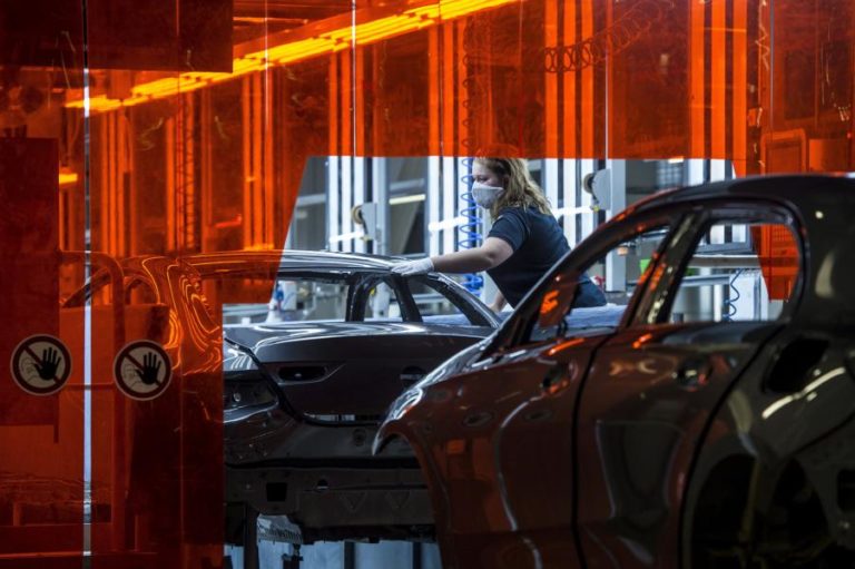 COVID-19: MERCADO AUTOMÓVEL EUROPEU VOLTOU A CAIR 18,9% EM AGOSTO
