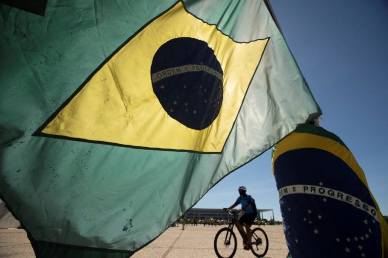 ATIVIDADE ECONÓMICA DO BRASIL CRESCEU 2,15% EM JULHO