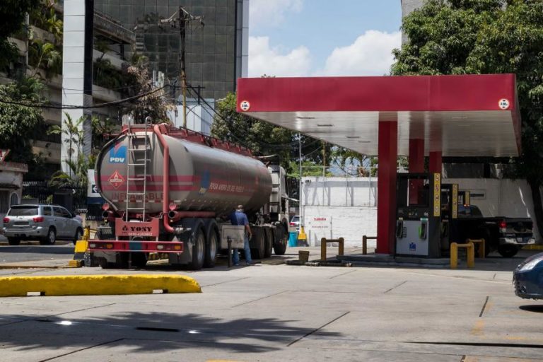 VENEZUELA: GOVERNO ATIVA PLANO DE CONTINGÊNCIA PERANTE CRESCENTE FALTA DE COMBUSTÍVEL