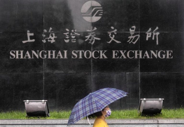 BOLSA DE XANGAI ENCERRA A CAIR 0,12%