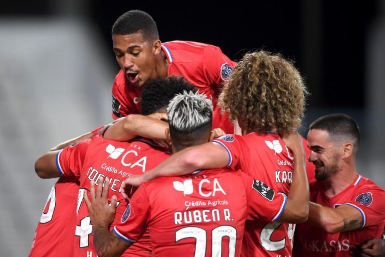 COVID-19: GIL VICENTE TEM MAIS NOVE JOGADORES E DOIS ELEMENTOS DO CLUBE INFETADOS