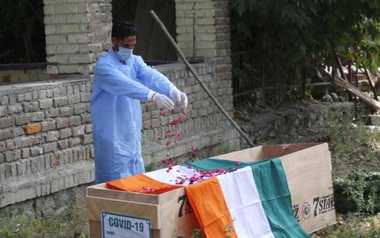 COVID-19: ÁSIA REGISTA MAIS DE 100 MIL MORTOS DESDE DEZEMBRO