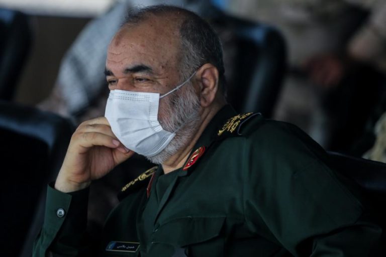 GUARDAS DA REVOLUÇÃO DO IRÃO PROMETEM VINGAR MORTE DO GENERAL SOLEIMANI