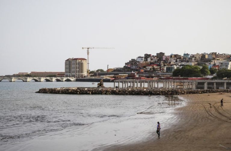 DEPRESSÃO APROXIMA-SE DE CABO VERDE E PODERÁ TRANSFORMAR-SE EM TEMPESTADE