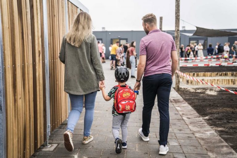 COVID-19: 50.000 ALUNOS FALTAM ÀS AULAS NOS PAÍSES BAIXOS POR RECEIO DO VÍRUS