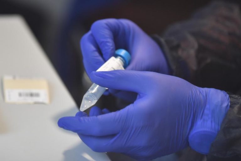COVID-19: ALEMANHA REGISTA QUASE 2.000 CASOS DIÁRIOS E SUSCITA ALERTA DE VIROLOGISTA