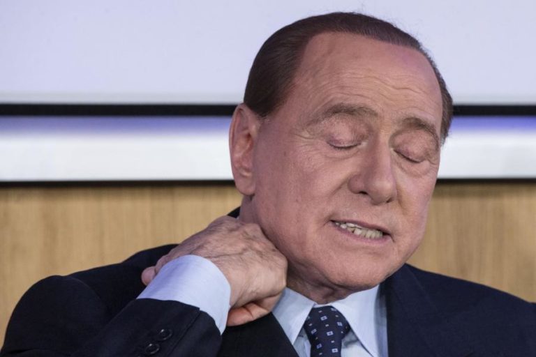 COVID-19: BERLUSCONI A REAGIR FAVORAVELMENTE A TRATAMENTO MAS MÉDICOS COM ‘OTIMISMO CAUTELOSO’