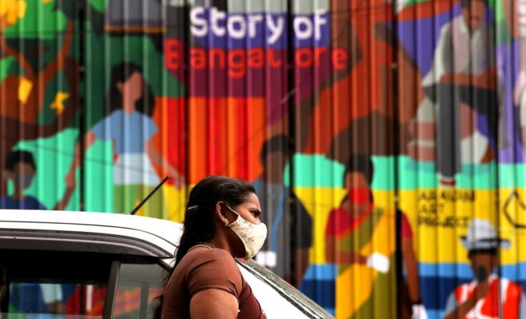 COVID-19: ÍNDIA ULTRAPASSA OS QUATRO MILHÕES DE CASOS