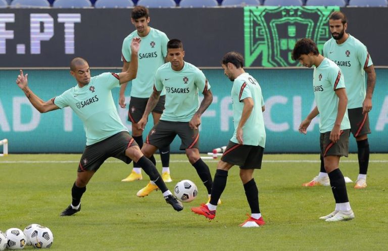 FERNANDO SANTOS DUVIDA QUE CRISTIANO RONALDO POSSA DEFRONTAR CROÁCIA