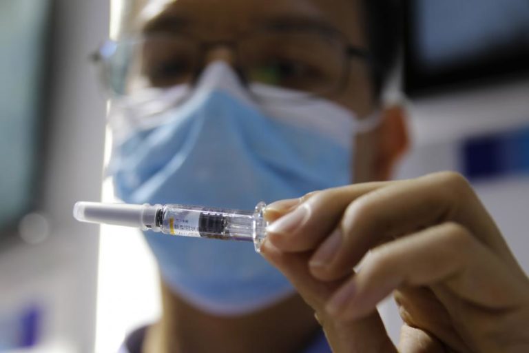 COVID-19: BRUXELAS CONFIRMA ADESÃO A COVAX E FECHA 2.º CONTRATO PARA COMPRA DE VACINA