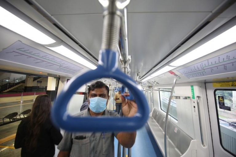 COVID-19: ÍNDIA REGISTA NOVO MÁXIMO DIÁRIO DE INFEÇÕES COM MAIS DE 90 MIL CASOS