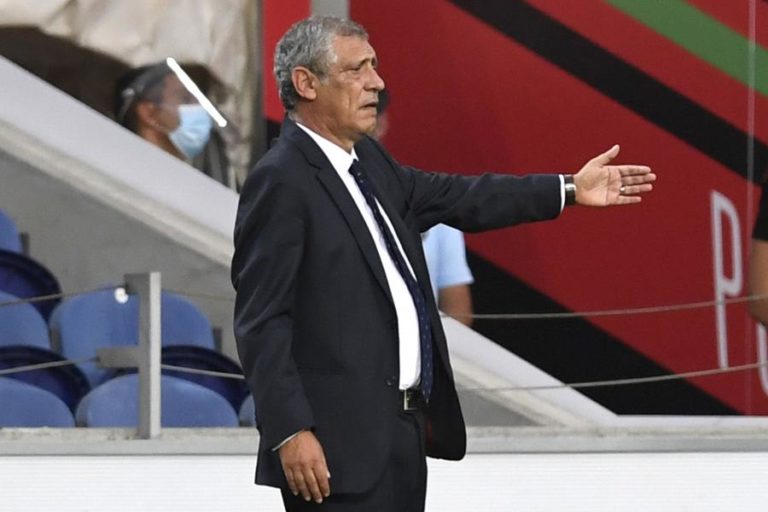 FERNANDO SANTOS DIZ QUE RONALDO CONTINUA EM DÚVIDA PARA JOGO NA SUÉCIA
