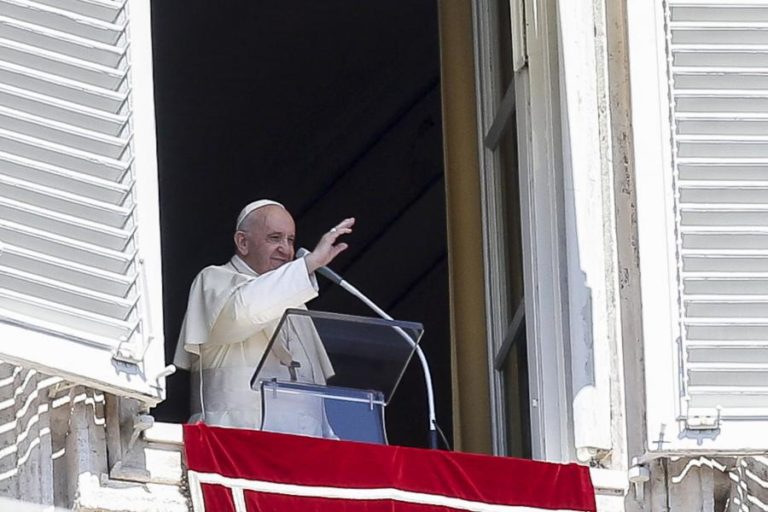 PAPA FRANCISCO DIZ QUE O RUMOR É UMA PRAGA MAIOR QUE A COVID NA IGREJA CATÓLICA