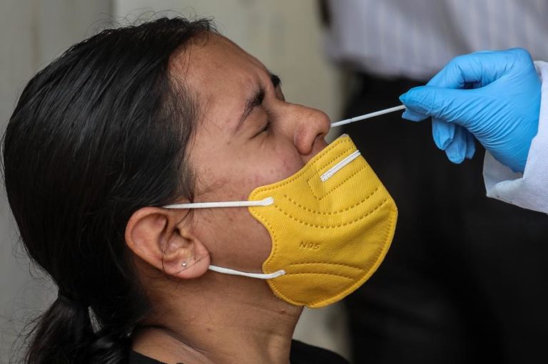 COVID-19: BRASIL CHEGA A 4,5 MILHÕES DE CASOS E TOTALIZA 136.532 MORTOS