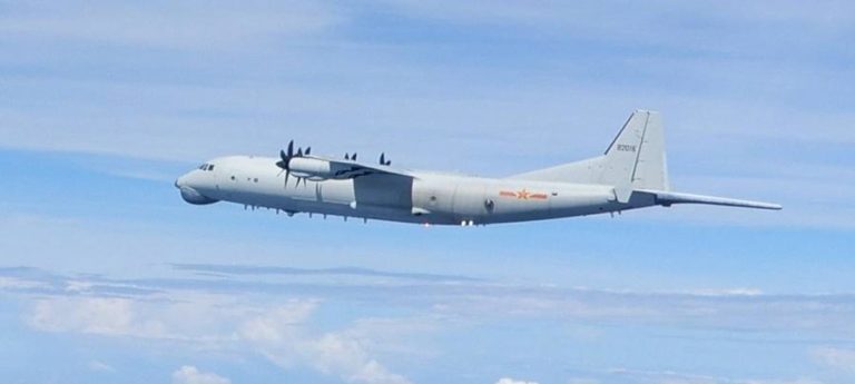 AVIÕES DE GUERRA DA CHINA SOBREVOAM TAIWAN COINCIDINDO COM VISITA DE DIPLOMATA NORTE-AMERICANO