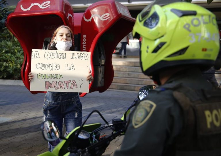 PROTESTOS CONTRA VIOLÊNCIA POLICIAL NA COLÔMBIA FIZERAM DEZ MORTOS, SEGUNDO UM NOVO BALANÇO