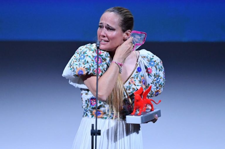 ANA ROCHA DE SOUSA DUPLAMENTE PREMIADA HOJE NO FESTIVAL DE CINEMA DE VENEZA