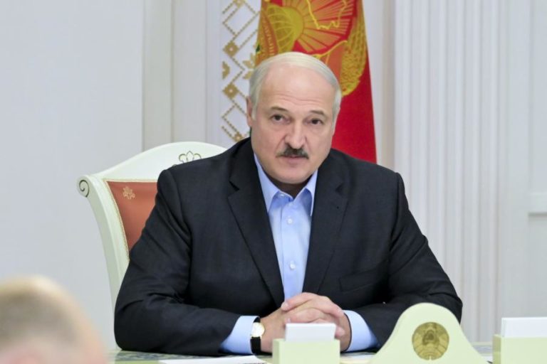 PRESIDENTE DA BIELORRÚSSIA FECHA FRONTEIRAS E COLOCA EXÉRCITO EM ALERTA