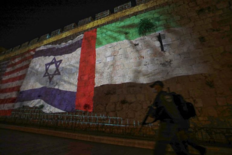 ISRAEL BOMBARDEIA FAIXA DE GAZA EM RESPOSTA A NOVOS ATAQUES