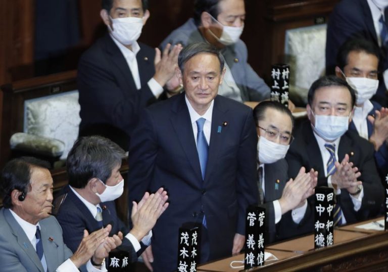 PARLAMENTO DESIGNA YOSHIHIDE SUGA NOVO PRIMEIRO-MINISTRO DO JAPÃO