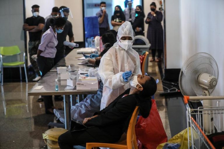COVID-19: ÍNDIA COM 1.053 MORTOS E MAIS DE 75 MIL CASOS NAS ÚLTIMAS 24 HORAS
