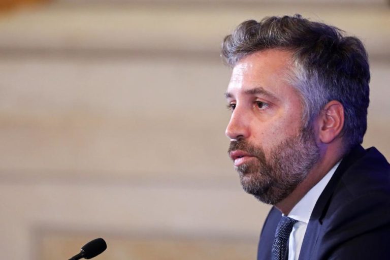 A “TAP É DO POVO PORTUGUÊS PARA O BEM E PARA O MAL” – MINISTRO PEDRO NUNO SANTOS