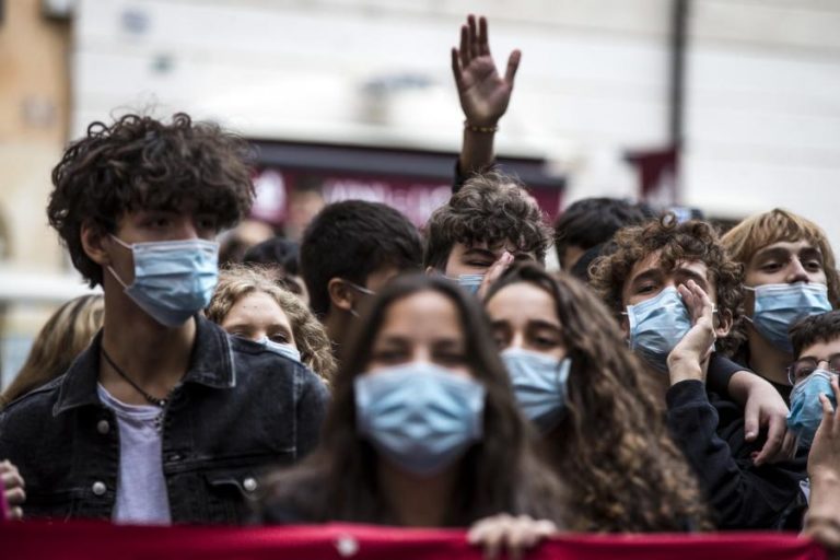 COVID-19: ITÁLIA REGISTA 1.648 NOVOS CASOS E PODE PROLONGAR ESTADO DE EMERGÊNCIA