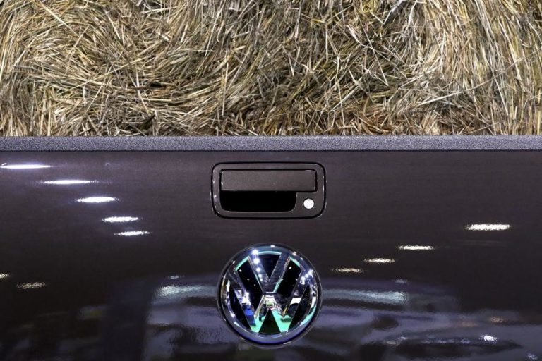 VOLKSWAGEN MANTÉM PREVISÕES DE LUCROS E DE INVESTIMENTOS PARA 2020 APESAR DA PANDEMIA