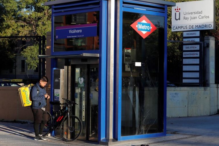 COVID-19: ESPANHA COM MAIS 9.906 CASOS NOTIFICADOS, MAIS DE 2.500 NAS ÚLTIMAS 24 HORAS