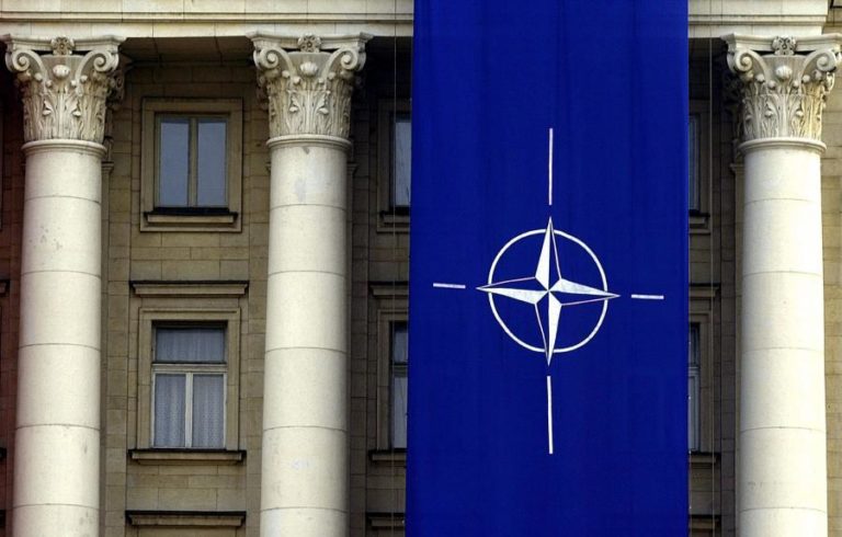 NATO GARANTE QUE MANTERÁ PLANO DE FORMAÇÃO MILITAR NO IRAQUE