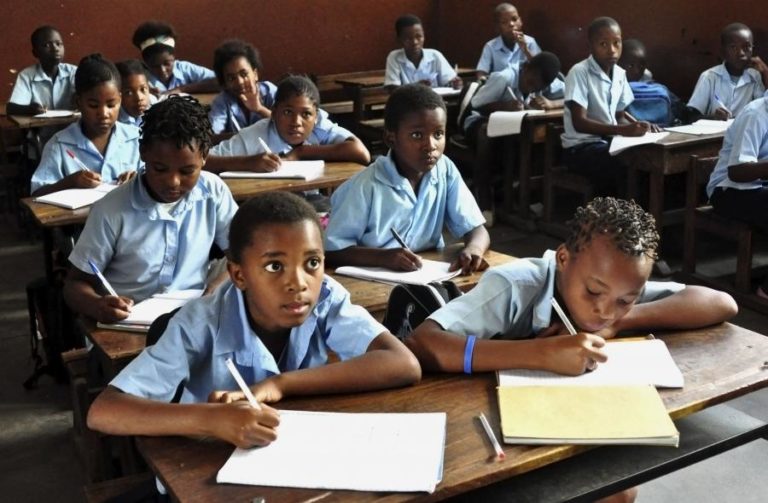COVID-19: SALAS DE AULA EM CABO VERDE OBRIGADAS A FECHAR COM DOIS CASOS POSITIVOS
